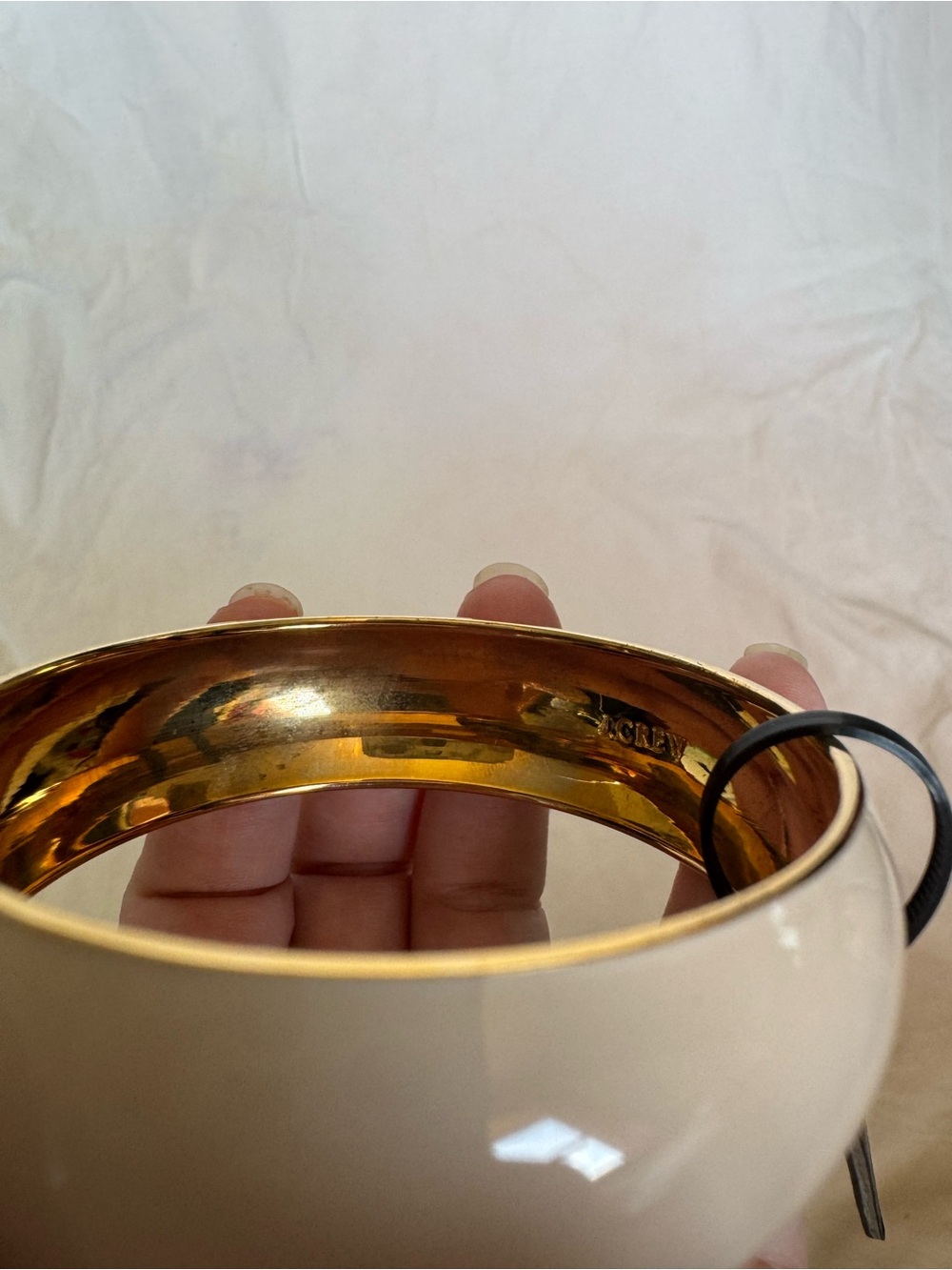 NWT J.Crew Cream Enamel Bangle Bracelet Gold Lining with Dust Bag - Picture 5 of 5